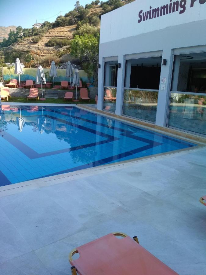 Petra Hotel อาเยียกาลินี ภายนอก รูปภาพ