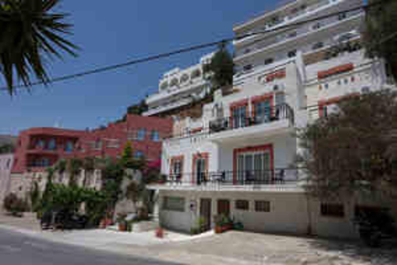 Petra Hotel อาเยียกาลินี ภายนอก รูปภาพ