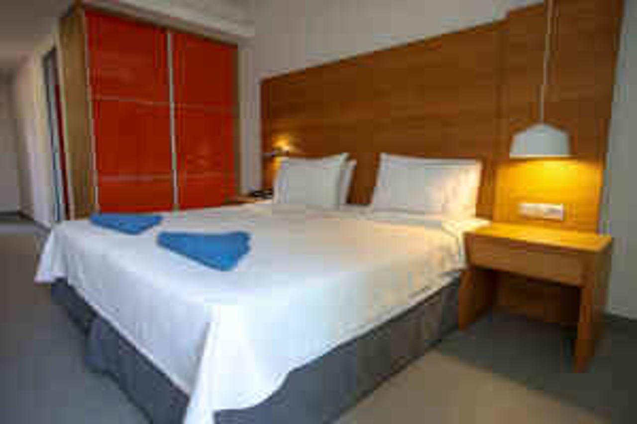 Petra Hotel อาเยียกาลินี ภายนอก รูปภาพ