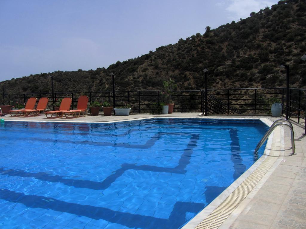 Petra Hotel อาเยียกาลินี ภายนอก รูปภาพ
