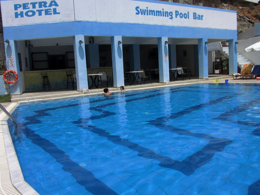 Petra Hotel อาเยียกาลินี ภายนอก รูปภาพ